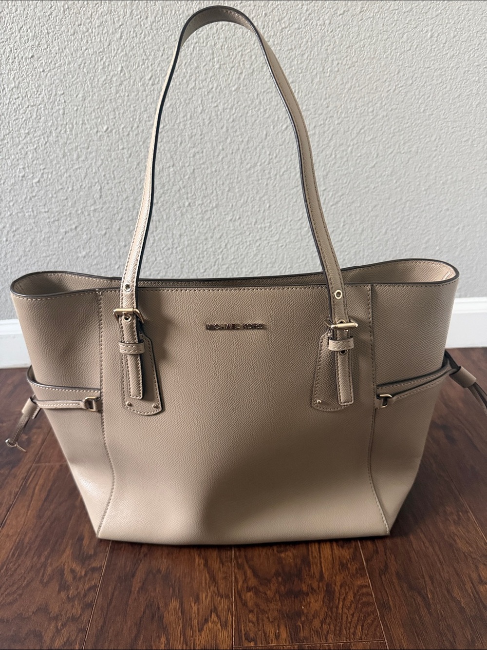 Michael Kors Beige Saffiano Leather Tote with Gold Accents - Picture 2 of 12